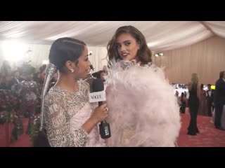 taylor hill on her old hollywood-inspired dress   met gala 2019 with liza koshy small tits big ass