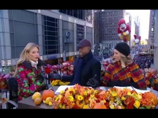 martha hunt at macys thanksgiving parade (2017) big ass milf